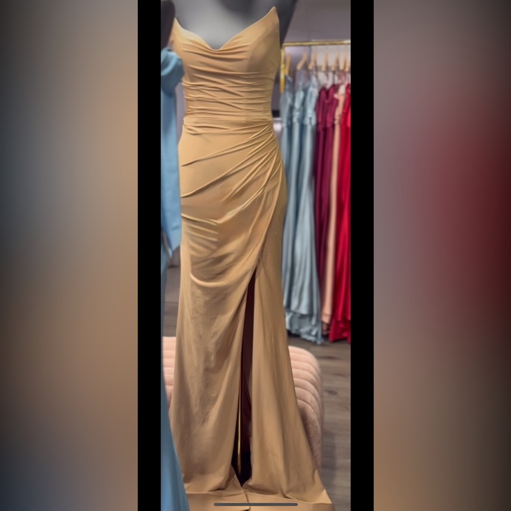 LONG GOLD PARTY DREES WITH ELEGANT SLIT